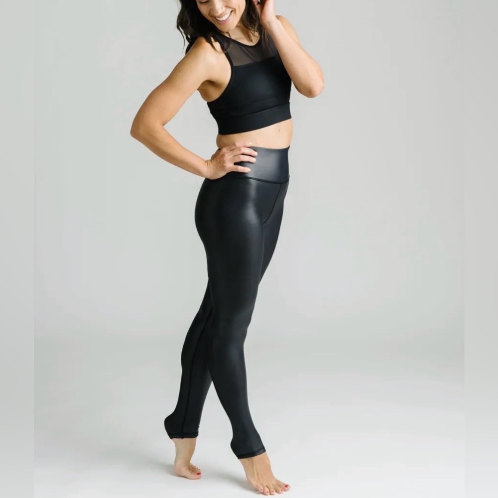 Zyia Black Metallic Light n Tight Hi-rise 28"